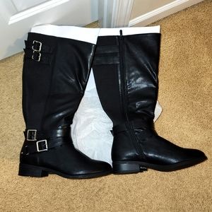 New in Box! Torrid Knee High Black Boots 10w